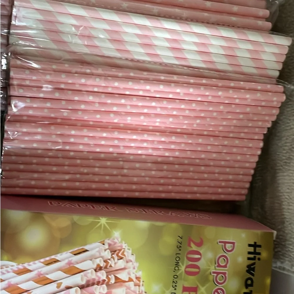 Lot of paper straws